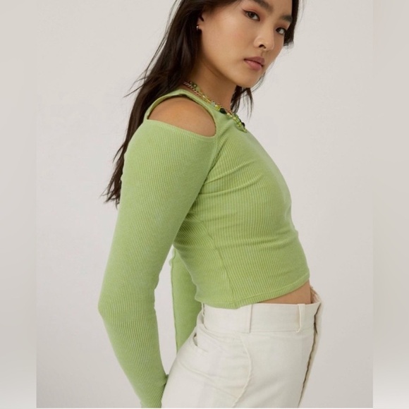 Daydreamer Tops - NWT $80 Daydreamer Long Sleeve Cold Shoulder Crop Top In Green Meadow Mineral
